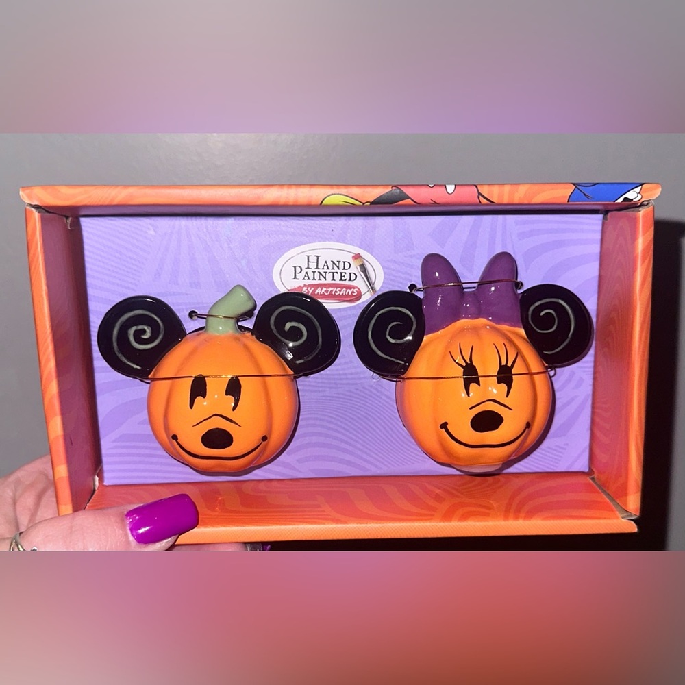 Disney Halloween salt/pepper shakers